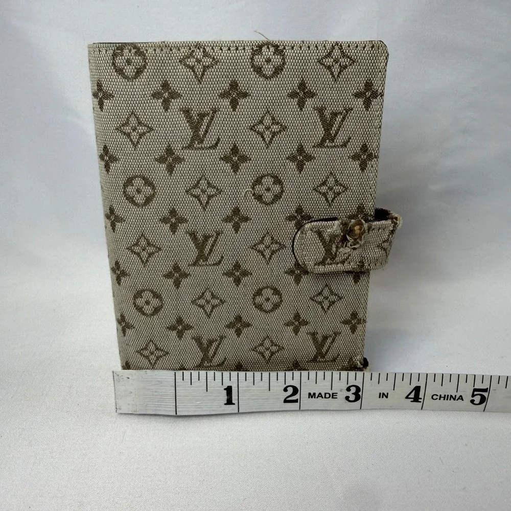Louis Vuitton excellent pre